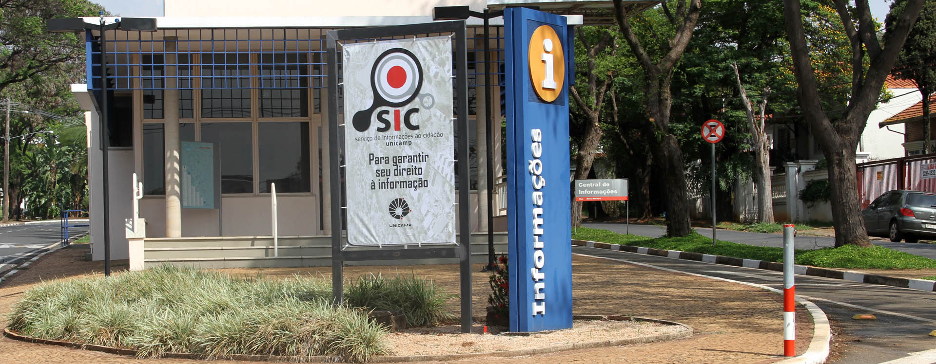 Foto da fachada do prédio onde se localiza o Sistema de Informação ao Cidadão (SIC)